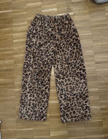 Pantalon pyjama imprimé léopard doux taille M état neuf