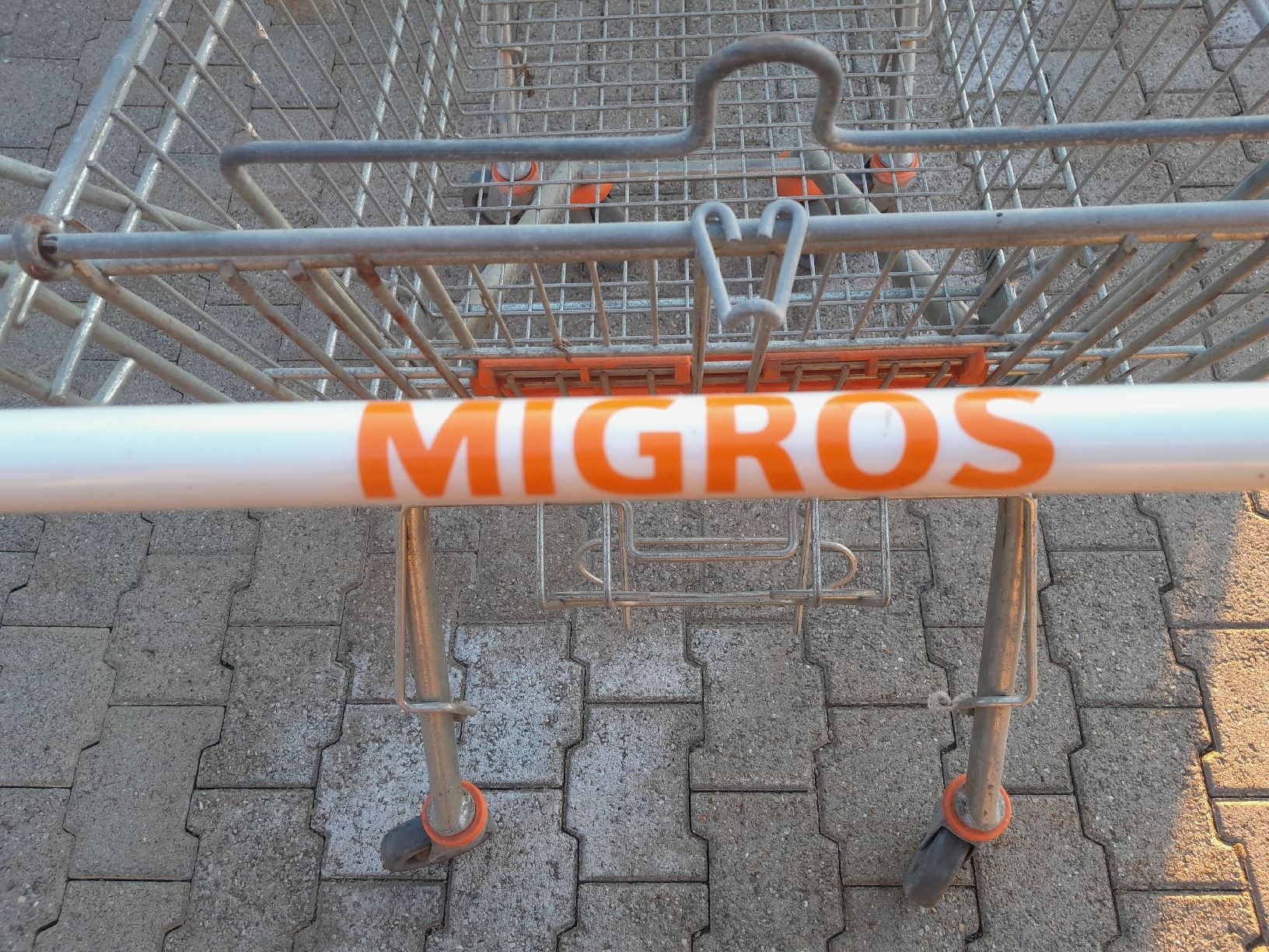 Tutti gli attrezzi: Einkaufswagen, Transport Wagen  – Usato da Eschenbach LU venduto da Resu685 4