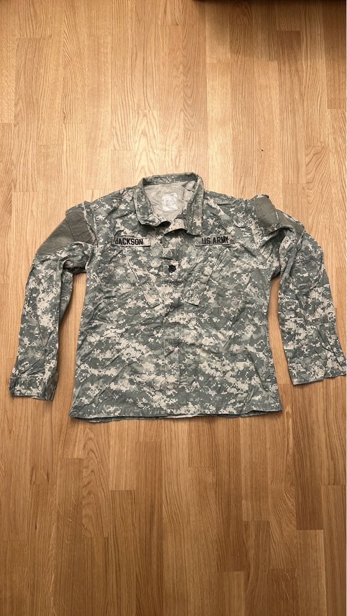 US Army Uniformi: US Army Feldbluse Camouflage Grösse M, Jackson – Usato da Luzern venduto da ThrowbackVintage