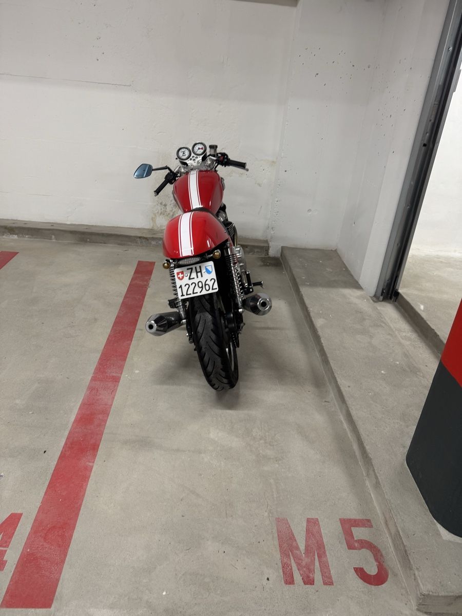 Triumph Strasse: Triumph Thruxton 900 – Defekt aus Zollikerberg von KeanuRyan_ 2