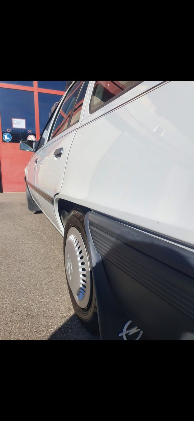 Opel Autos: Opel kadett e break – D'occasion à Posieux par Scoubidou03 1