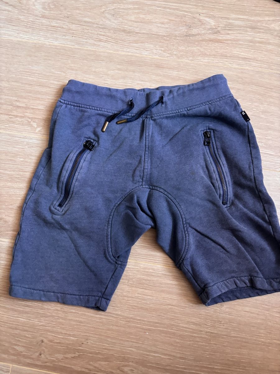 Molo Pantalons: Molo Hose Grösse 140 dunkelblau gebraucht – D'occasion à Weisslingen par Yuna123