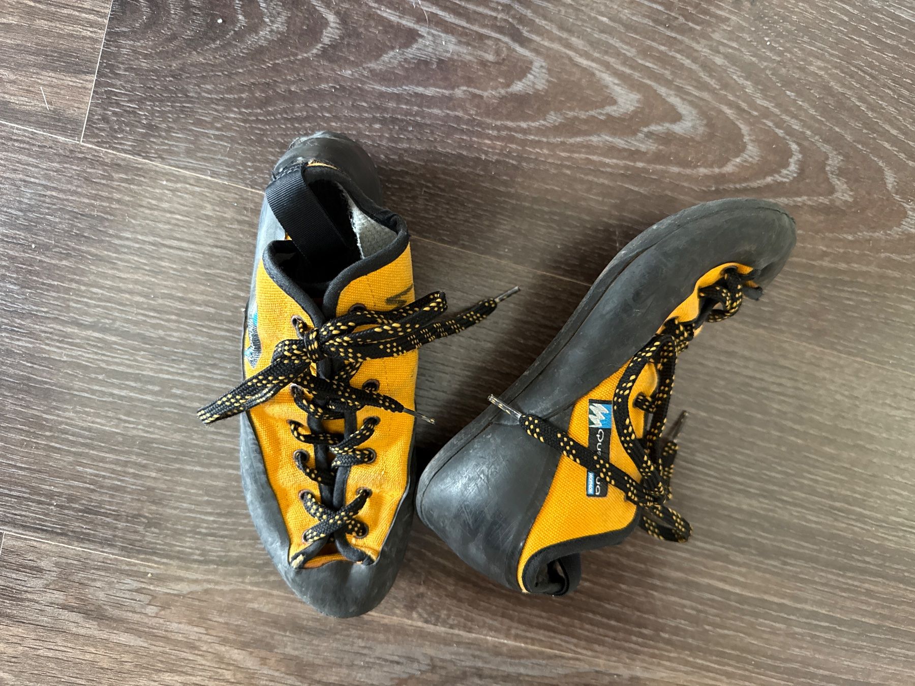 Decathlon Scarpe da uomo: Chaussons de grimpe T 36 – Usato da Chermignon-Bas venduto da mioumiou35