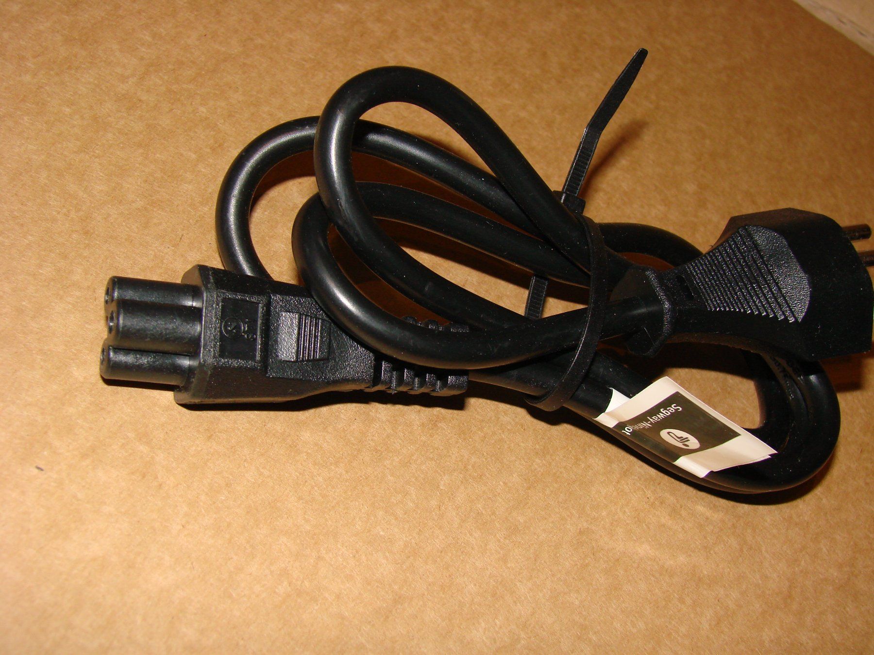 Segway Kickboard: Segway P65 Ladekabel – Nuovo (secondo la descrizione) da Niederuzwil venduto da Rade 1