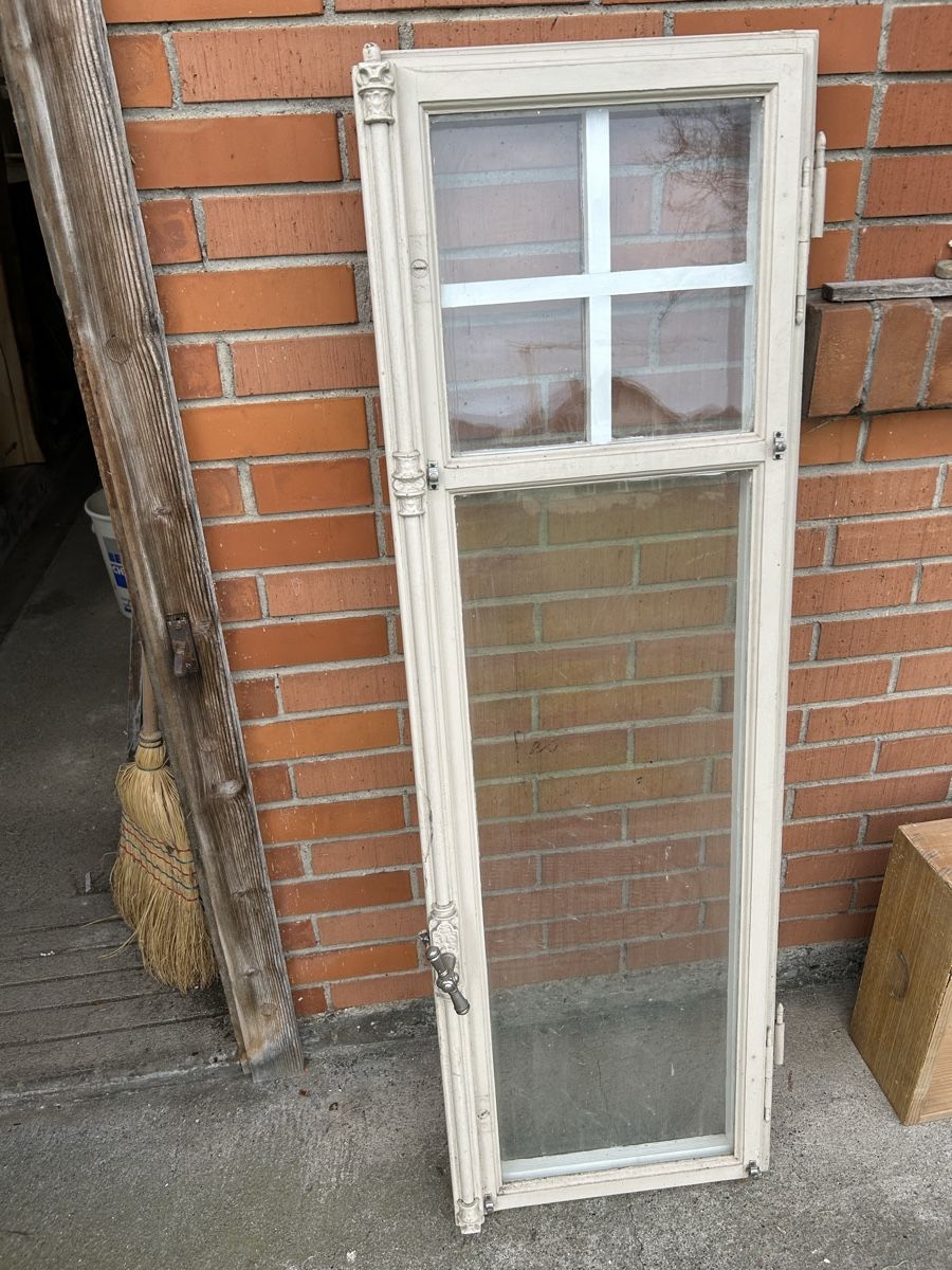 Fenster: Im Angebot ein rustikaler Fenster Flügel  – Gebraucht aus Gwatt (Thun) von ate_6ng8 1