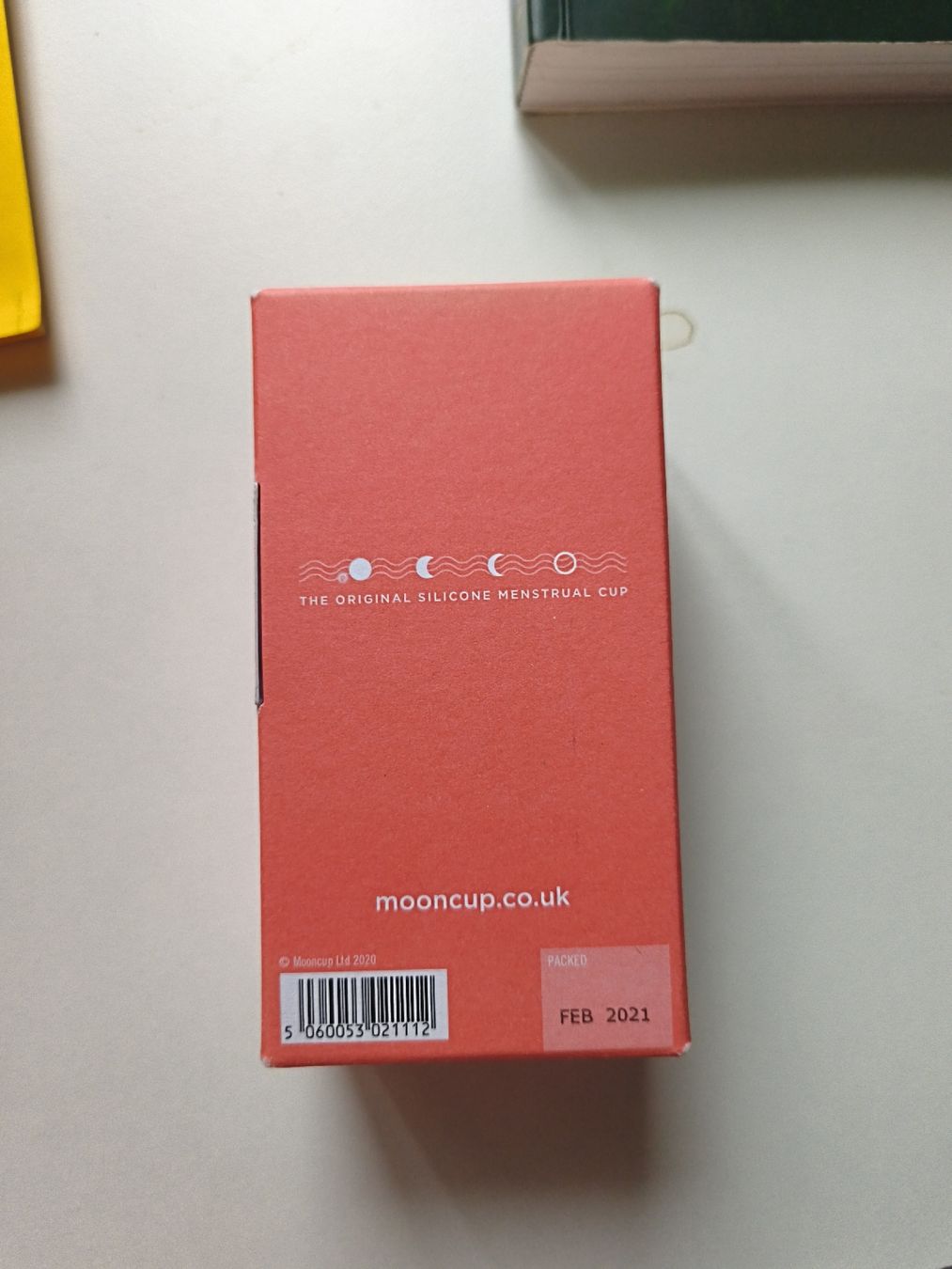 Attrezzature mediche: Mooncup (Menstruationstasse) – Nuovo e nell'imballaggio originale da Luzern venduto da WonderfulBasil 1