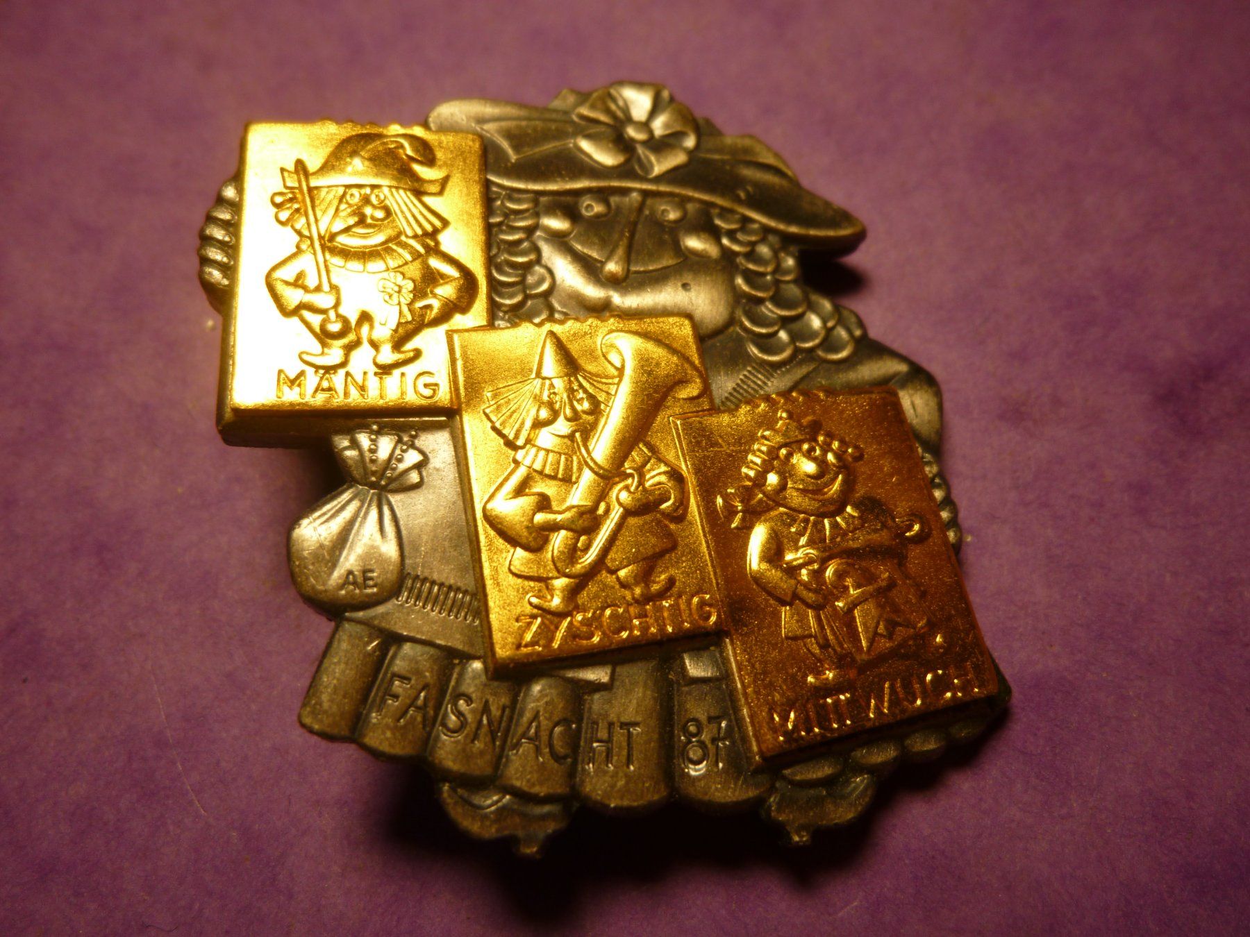 Plaquettes & Badges: BASEL 1987 GOLD – D'occasion à Ried (Muotathal) par Mandarin02
