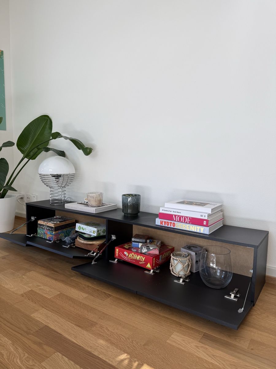 TV Möbel: Lowboard / Sideboard in schwarz – Gebraucht aus Bern von all_r6xs 2