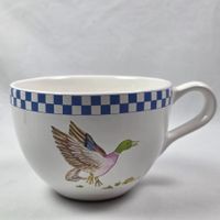 Große Keramiktasse –  Deko-Objekt
