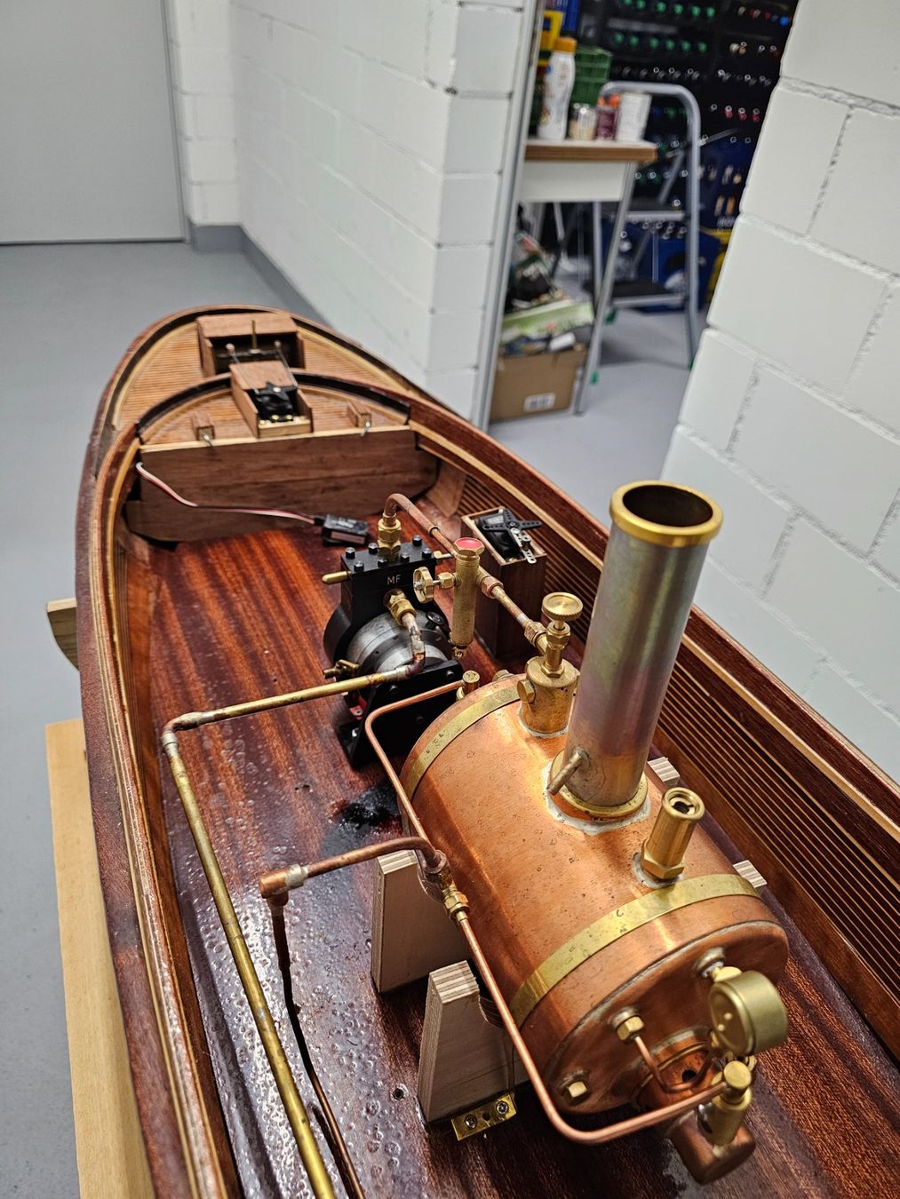 Modellismo RC: Schiff Echtdampf Kreiskolbenmotor – Usato da Salmsach venduto da huevocrudo 2