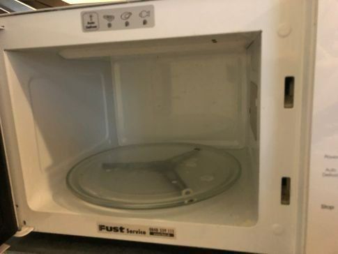 Fust Elettrodomestici da cucina: Fust Microwelle – Usato da Yverdon venduto da DerStorchUndDieBiene 3