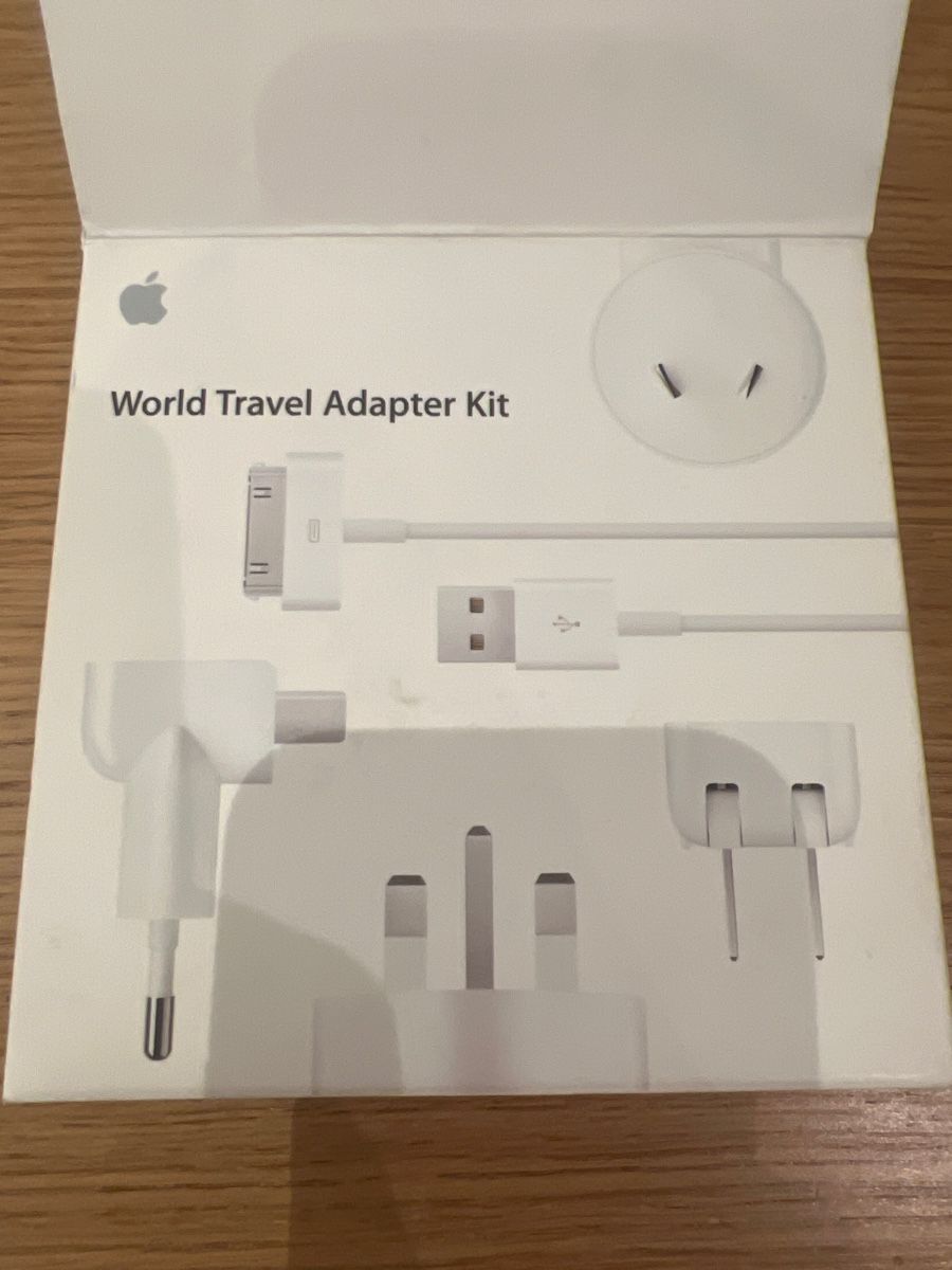 Apple Laufwerke & Adapter: Original Apple World Travel Adapter Kit ! – Gebraucht aus Wollerau von Plakatfreund