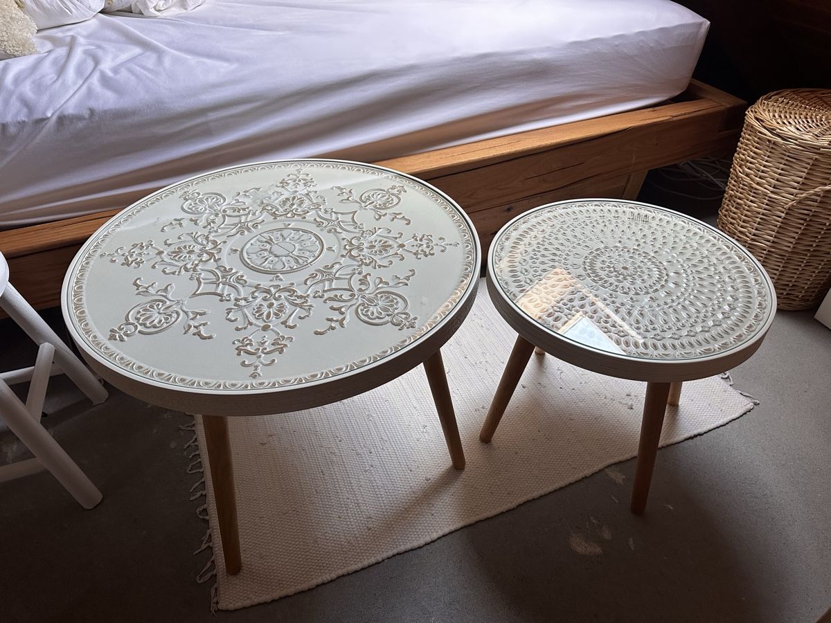 Tavoli: 2 wunderschöne Couchtischchen weiss mit Ornamenten – Nuovo (secondo la descrizione) da Siebnen venduto da tan_sn8j 6