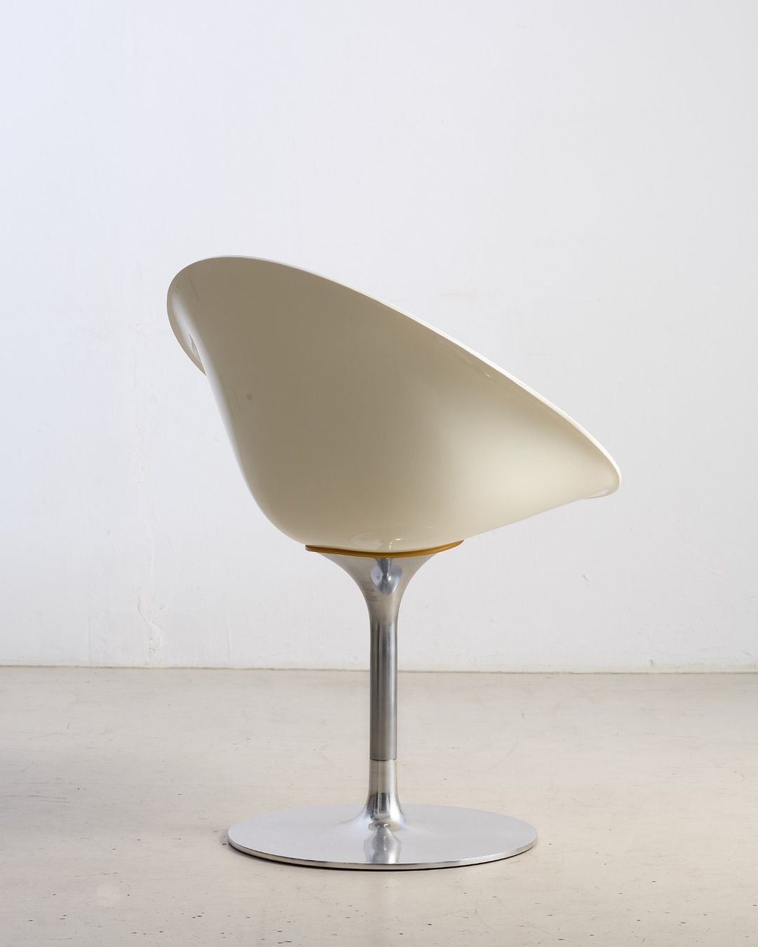 Kartell Sedie: Designerstuhl von Kartell – Usato da Zürich venduto da kioskio_zh 1