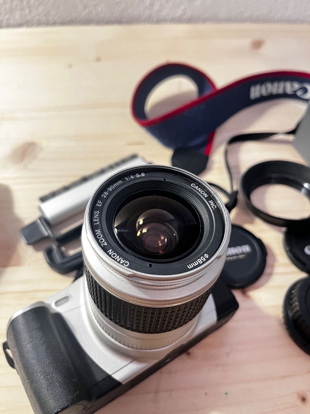 Canon Kamera: Canon argentique EOS300 28-90mm + pellicules + accessoires – Gebraucht aus Lausanne von ant_68z8 1