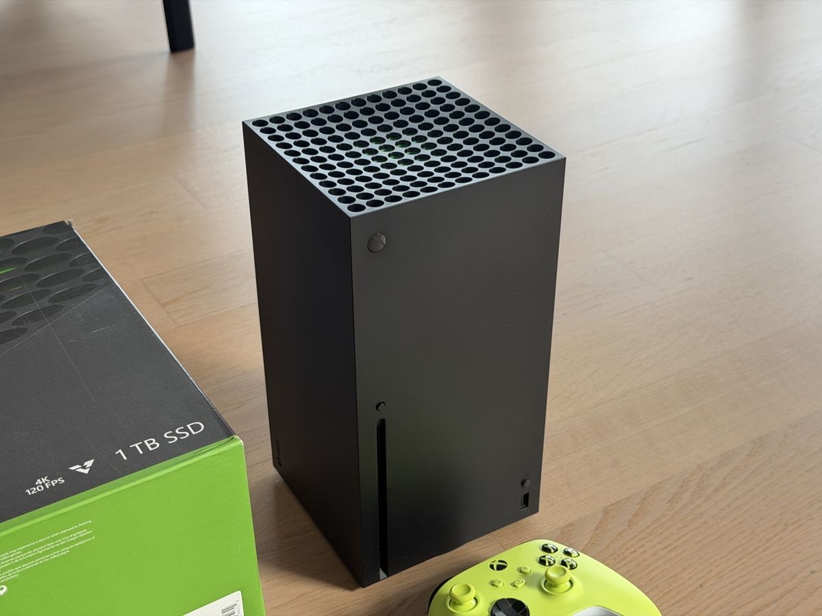Microsoft Console: Xbox Series X mit 2 Controller – Usato da St. Erhard venduto da fabian092 1