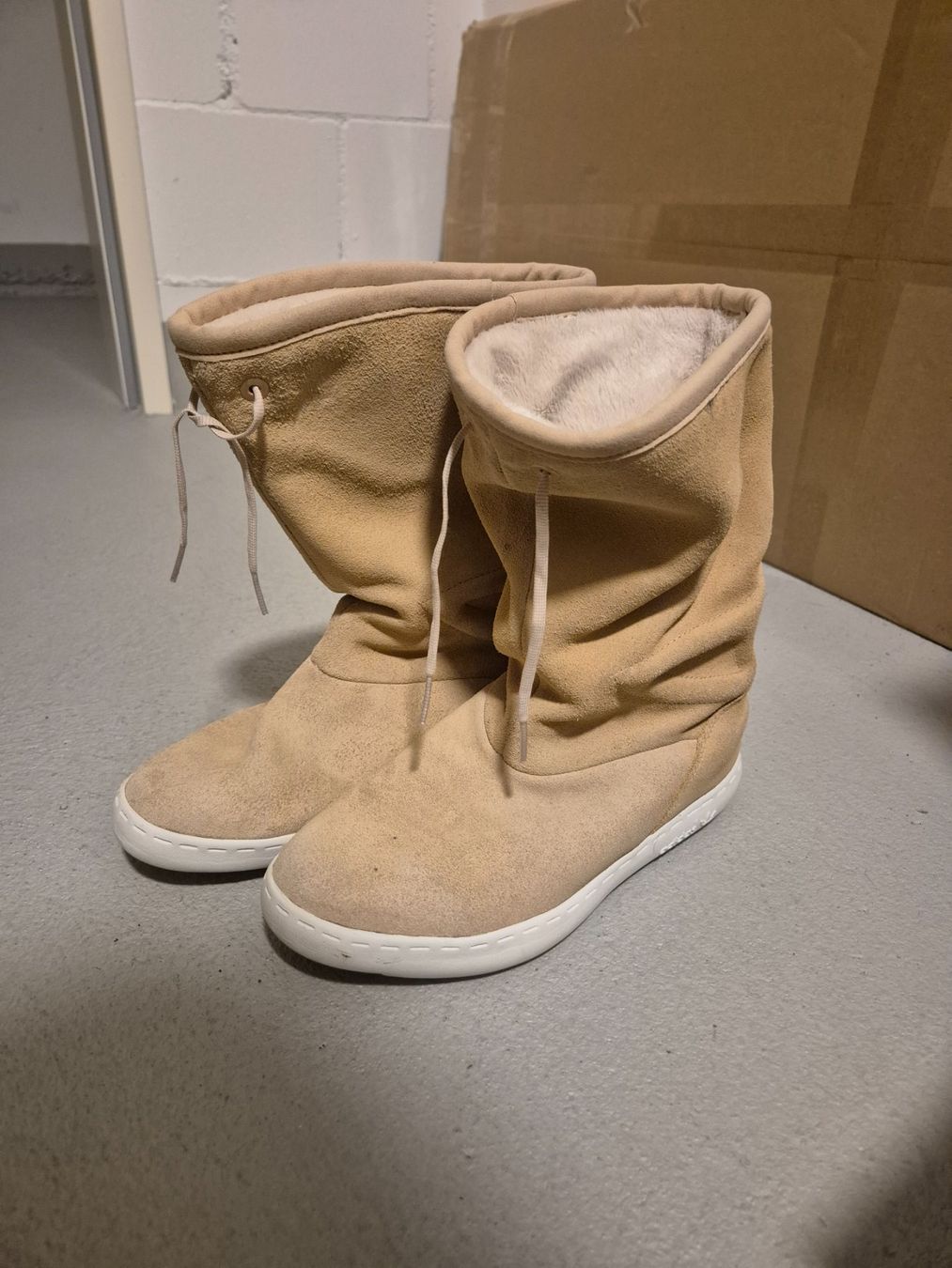 Adidas Scarpe da donna: Warme Adidas Boots, Winterstiefel Gr. 38 – Usato da Wohlen AG venduto da dim_rg9y 3