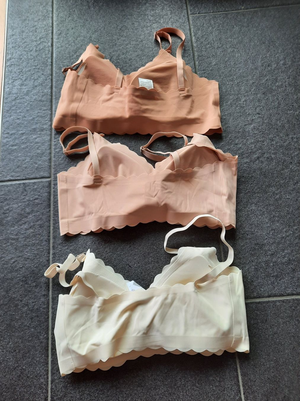 Altra biancheria intima: 3 Damen Büstenhalter Gr.M - ein Preis! – Nuovo e nell'imballaggio originale da Buchs SG venduto da miska01 1