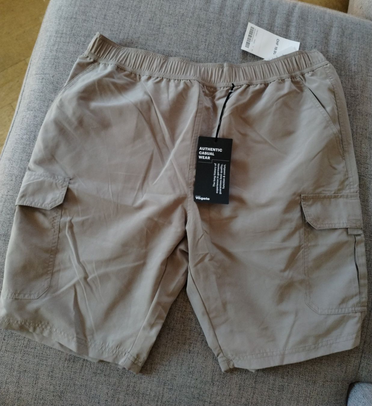 Pantaloni: Short Charles Vögele XL – Nuovo e nell'imballaggio originale da Lausanne venduto da Martinucci