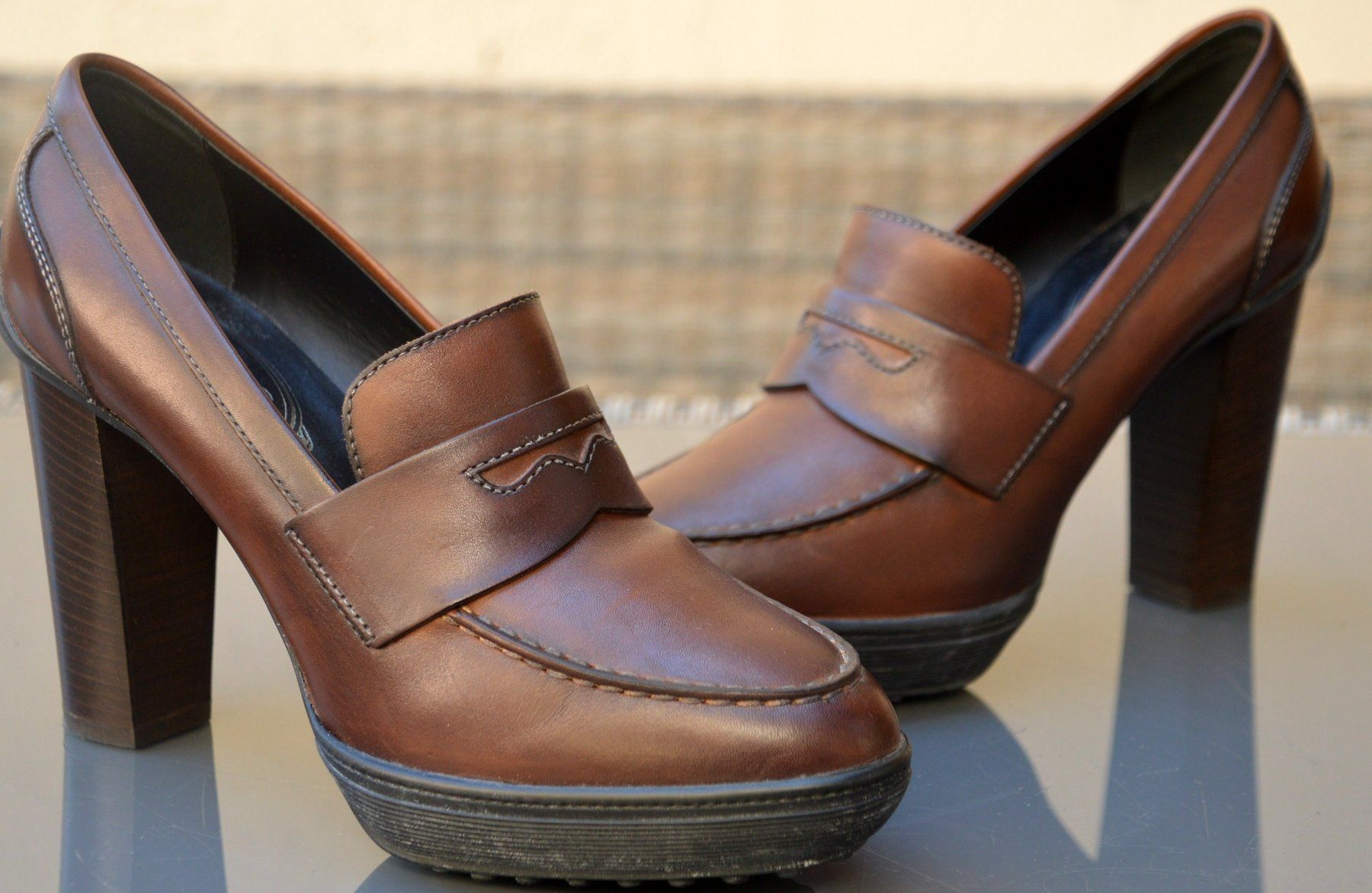 Tod'S Damenschuhe: TOD'S Schuhe / chaussures  .37.5 – Gebraucht aus Collonges von arashee