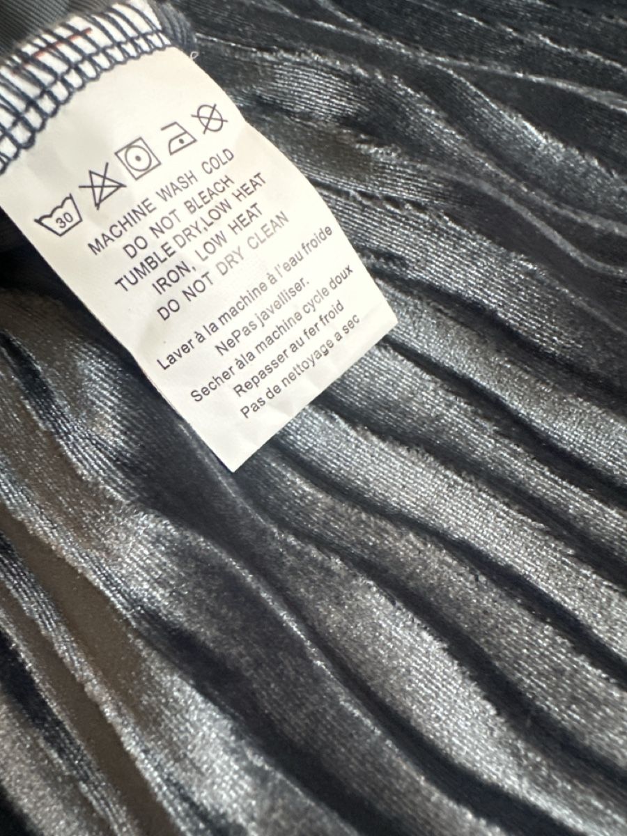 Vestiti: Samtiges Midikleid mit seitlichen Schlitzen – Usato da Zürich venduto da Misomi 5
