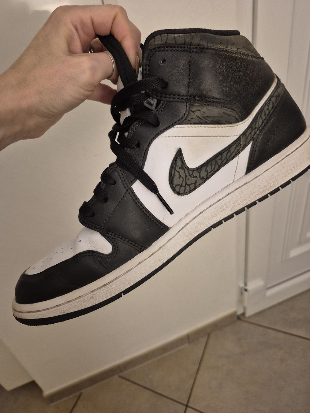 Jordan Scarpe da uomo: Nike Jordan 1 Mid SE Panda Elephant – Usato da Pambio-Noranco venduto da Chiara81 2