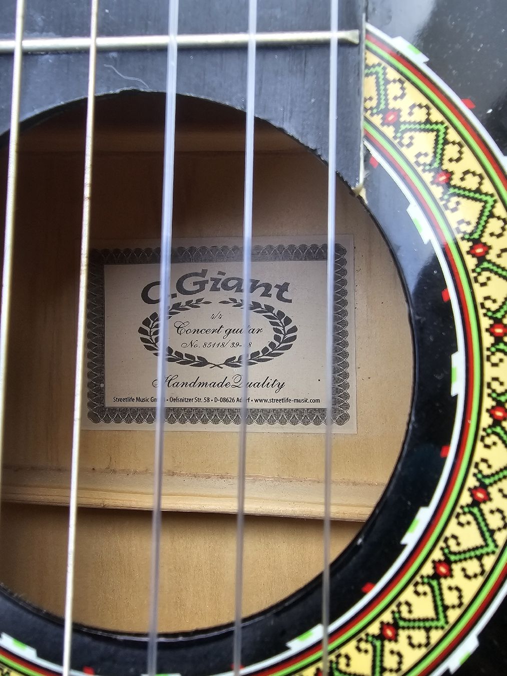 C.Giant Strumenti musicali: Konzertgitarre C.Giant schwarz gebraucht – Usato da Aeugstertal venduto da Levo84 1