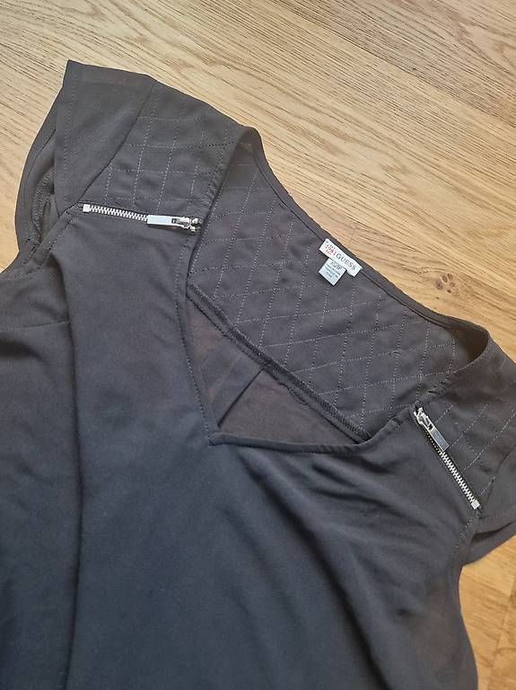 Camicette: Neue Bluse von Guess – Nuovo (secondo la descrizione) da Feusisberg venduto da cts_55rn 2
