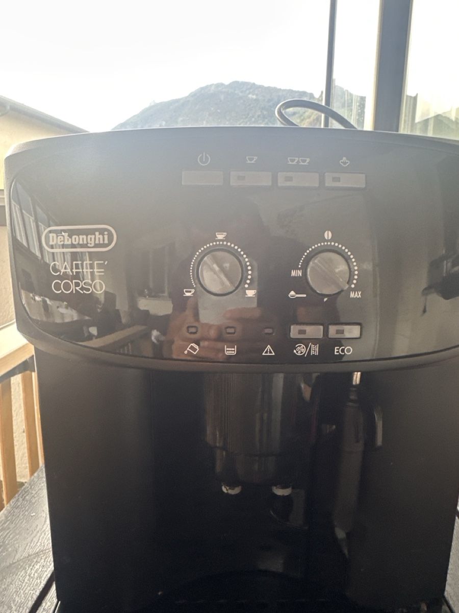 De'Longhi Macchine per caffè & Macchine per espresso: Kaffeevollautomat DeLonghi Caffe Corso gebraucht – Usato da Ibach venduto da mme_cfq2 1