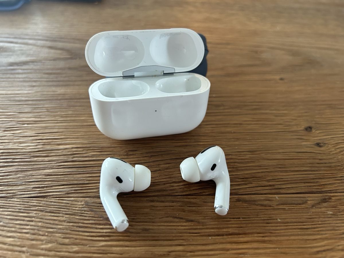Apple Kopfhörer: Apple AirPods Pro 1st Gen. – Gebraucht aus Uster von