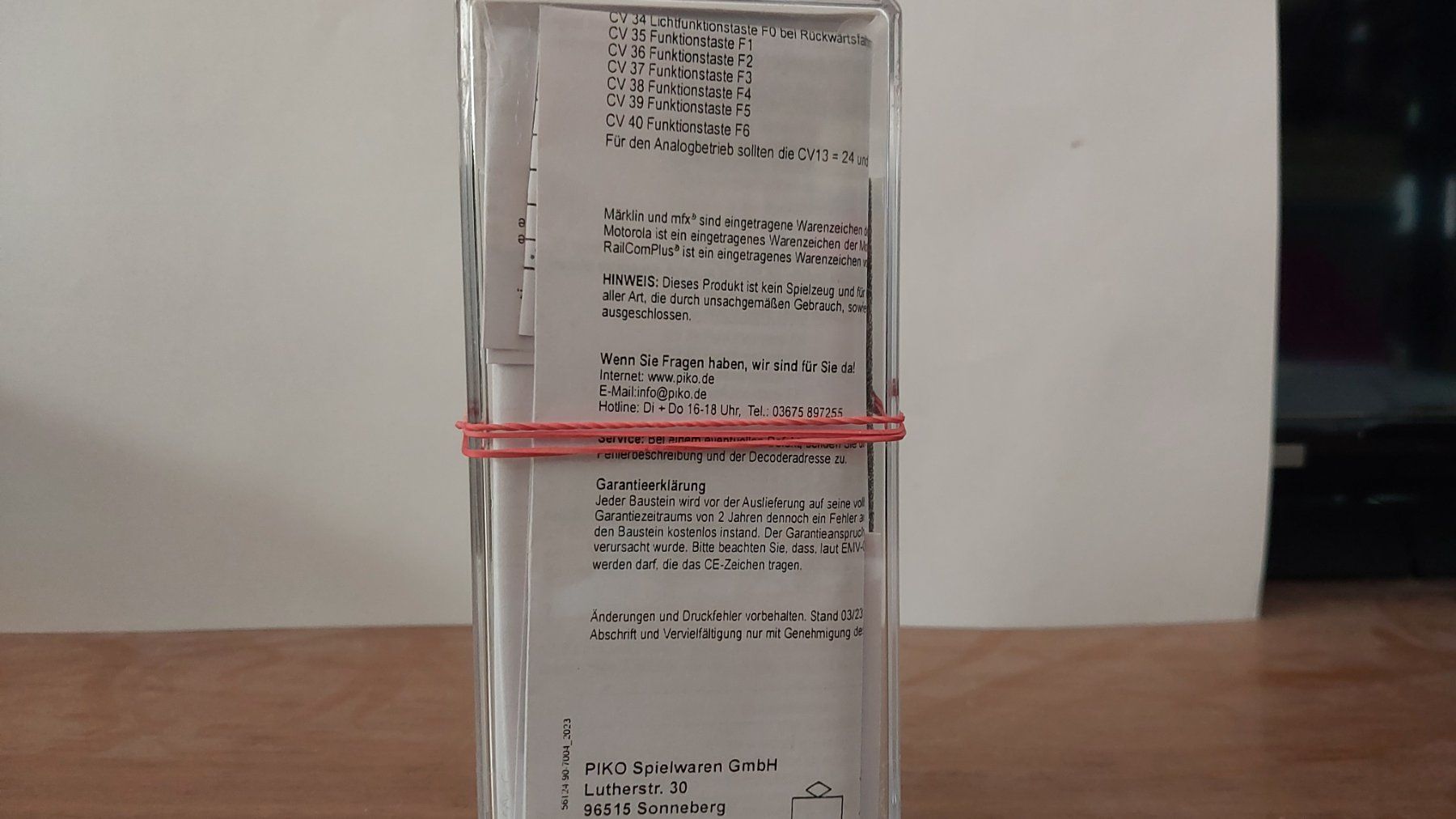 Piko Modelleisenbahnen: Funktionsdecoder für Piko-Steuerwagen – Neu und originalverpackt aus Frutigen von ZheChregg 1