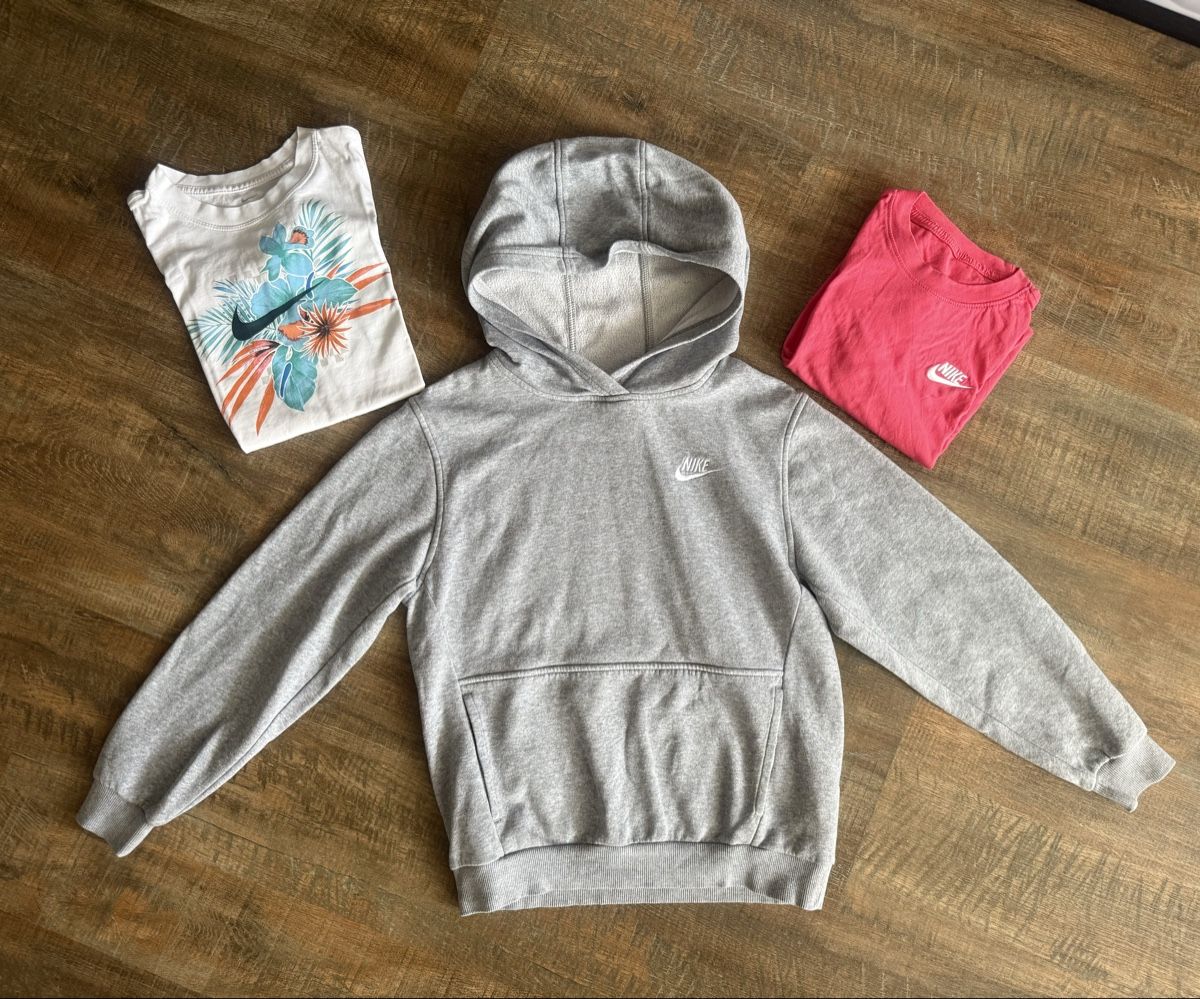Nike Pullover & Sweatshirts: Nike Set Kapuzenpullover Hoodie Mädchen Gr. 146 – Gebraucht aus Lachen SZ von zsucard
