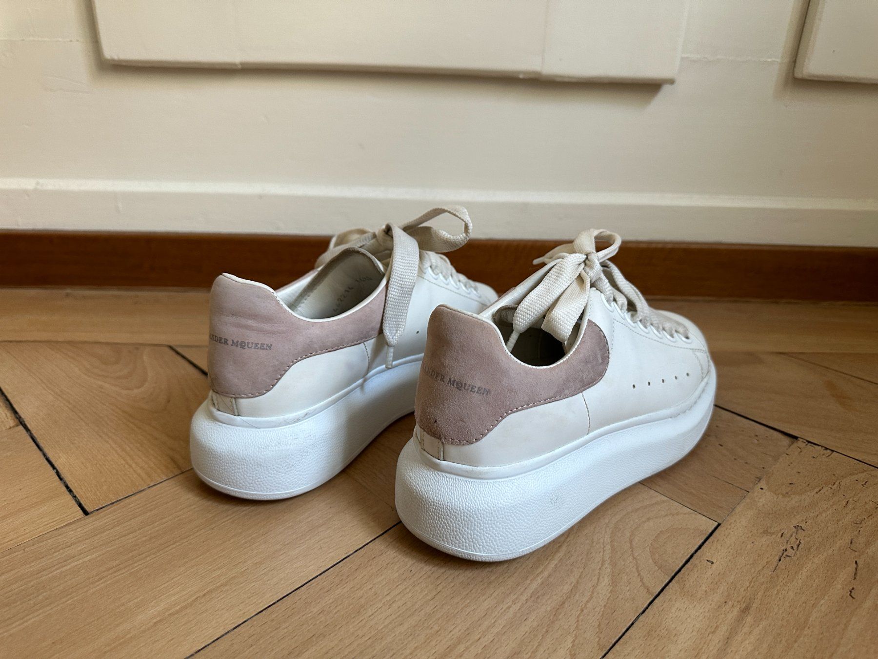Alexander Mcqueen Scarpe da donna: ALEXANDER MCQUEEN - Leder Sneaker weiss 34.5 – Usato da Zürich venduto da Diazaio 2