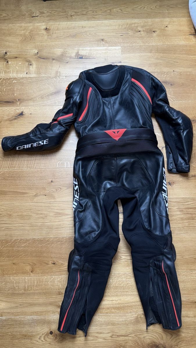 Dainese Completi: Dainese Lederkombi Herren, Grösse 58 – Usato da Kirchdorf AG venduto da Lino.wieduwilt 1