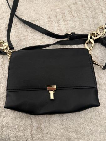 Seidenfelt schwarze Schultertasche mit goldenen Details