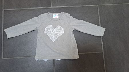Topomini Langarmshirt / Longsleeve Gr. 80, Herz, grau