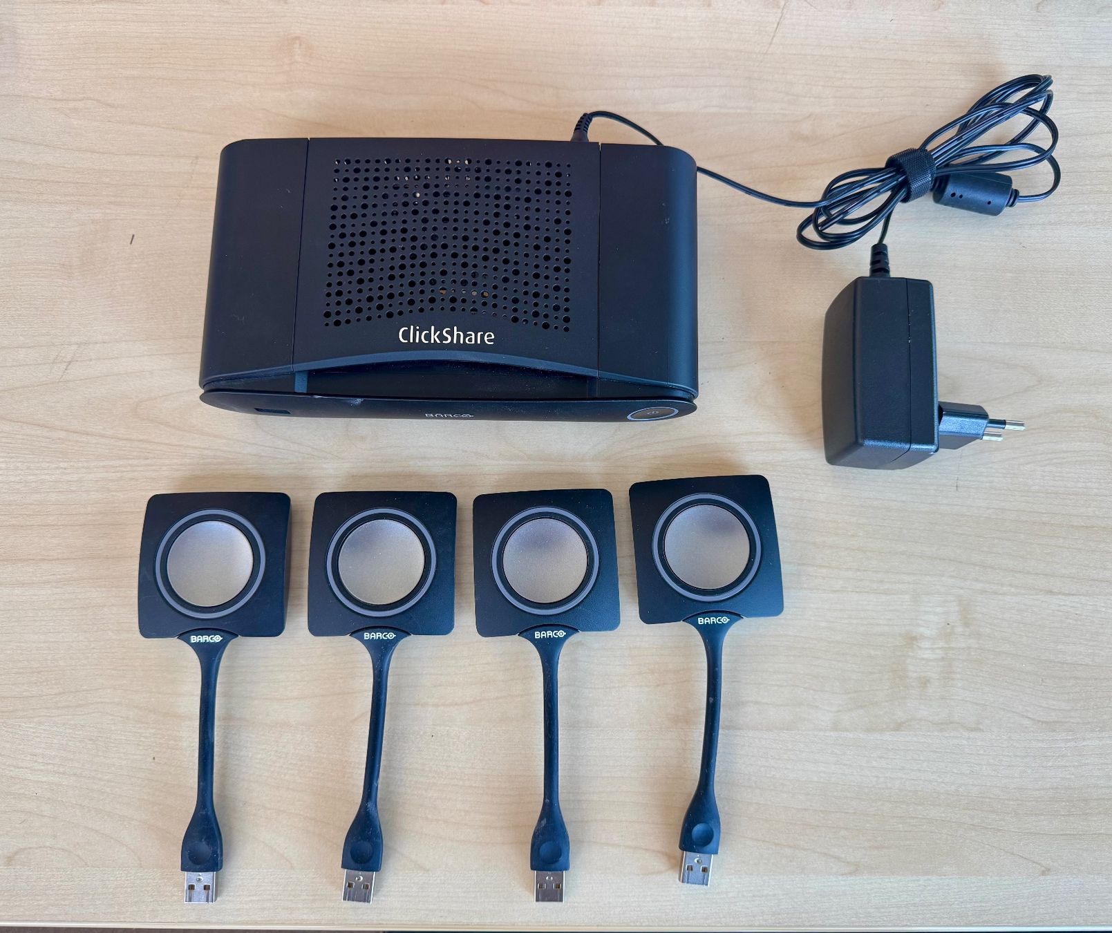 Barco Laufwerke & Adapter: BARCO KlickShare CS100 Wireless Präsentationssystem – Gebraucht aus Lachen SZ von TB_8853Lachen