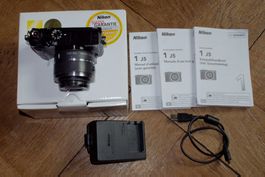 Nikon 1 J5 mit Objektiv 10-30mm