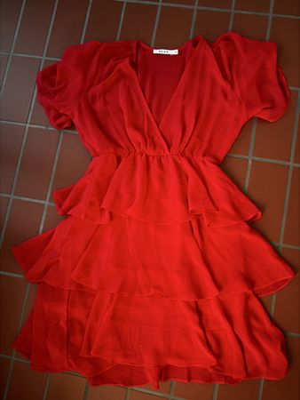 Rot Sommerkleid Gr. 36 Rüschen-Look wie neu.