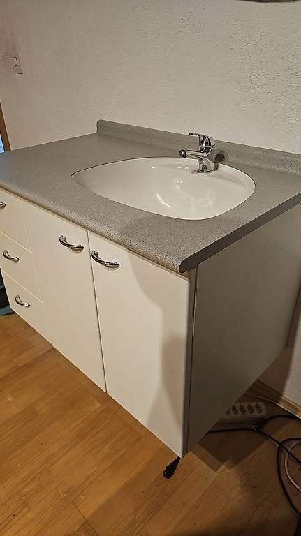 Lavabi & lavandini: Waschtisch mit Wasserhahn  – Usato da Oberdiessbach venduto da Bluemoonkart 1