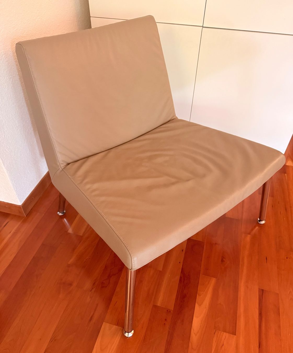 Fauteuils: Leder-Sessel mit Metallfüssen – D'occasion à Bäretswil par Sstevens 1