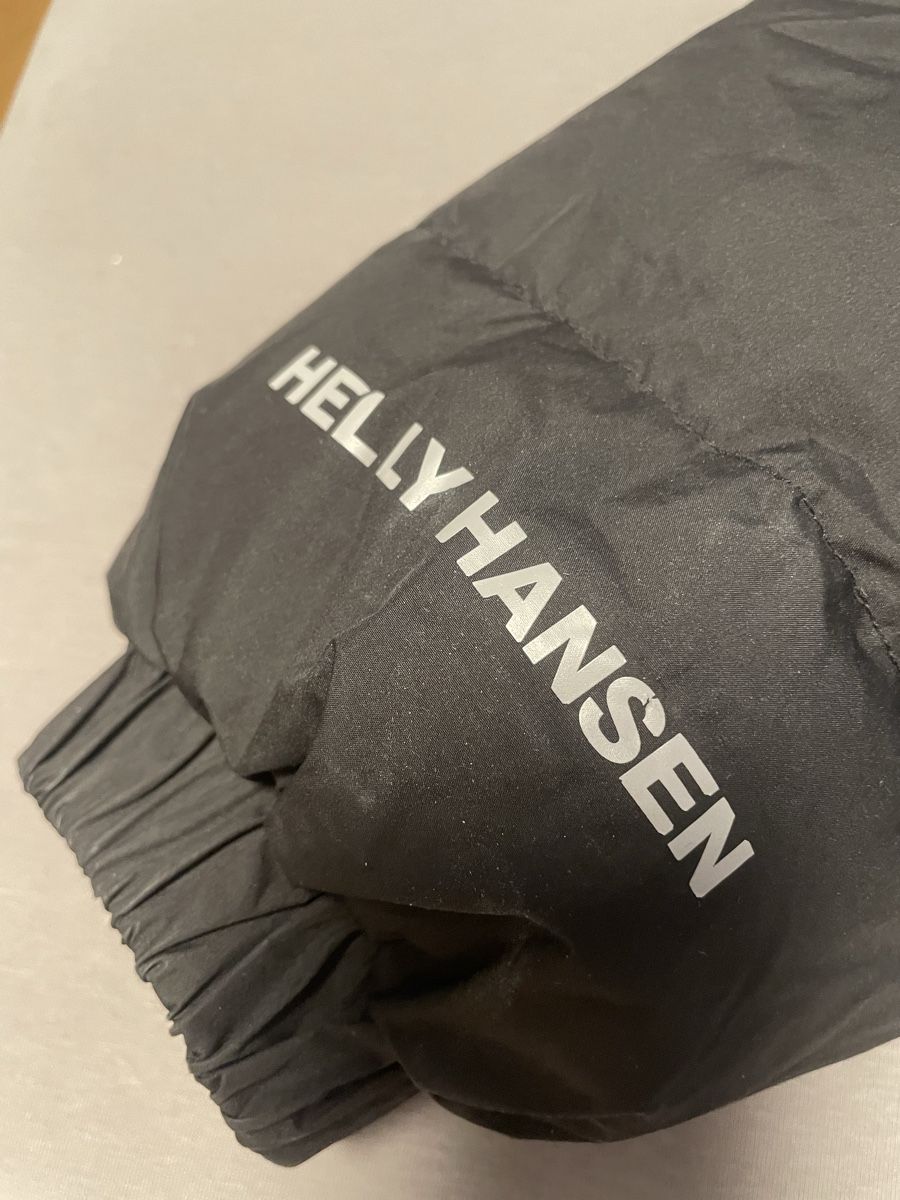Helly Hansen Vestes: Helly Hansen Daunenjacke schwarz/silber Grösse M – D'occasion à Steinach par hue_85cr 2