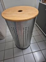 Wäschebehälter Metall mit Holzdeckel und Griffloch