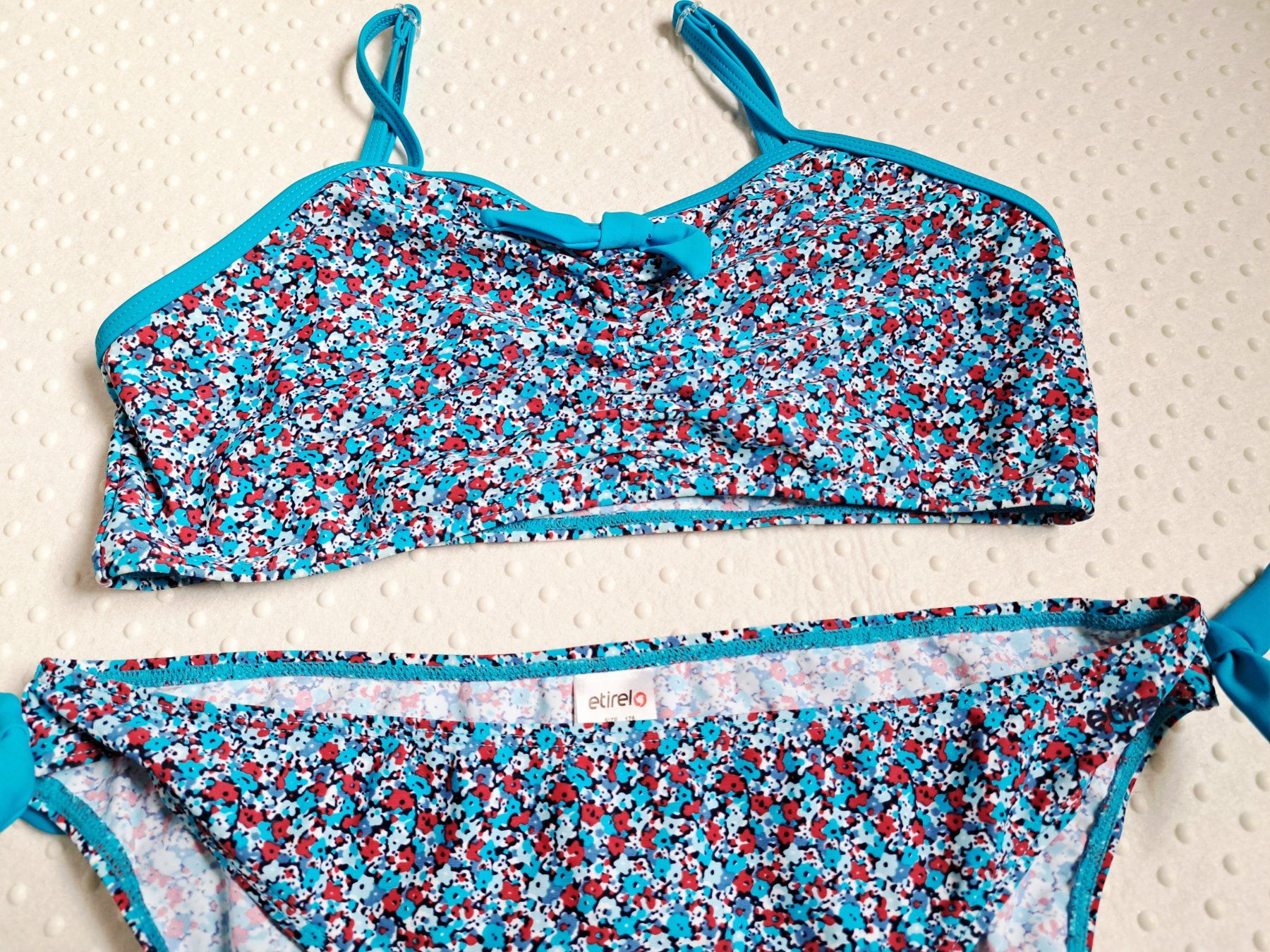 Badekleider & Bikinis: Neu! Blumiges Bikini Set, Gr. 176, Sommer – Neu und originalverpackt aus Gysenstein von joshuas81 1