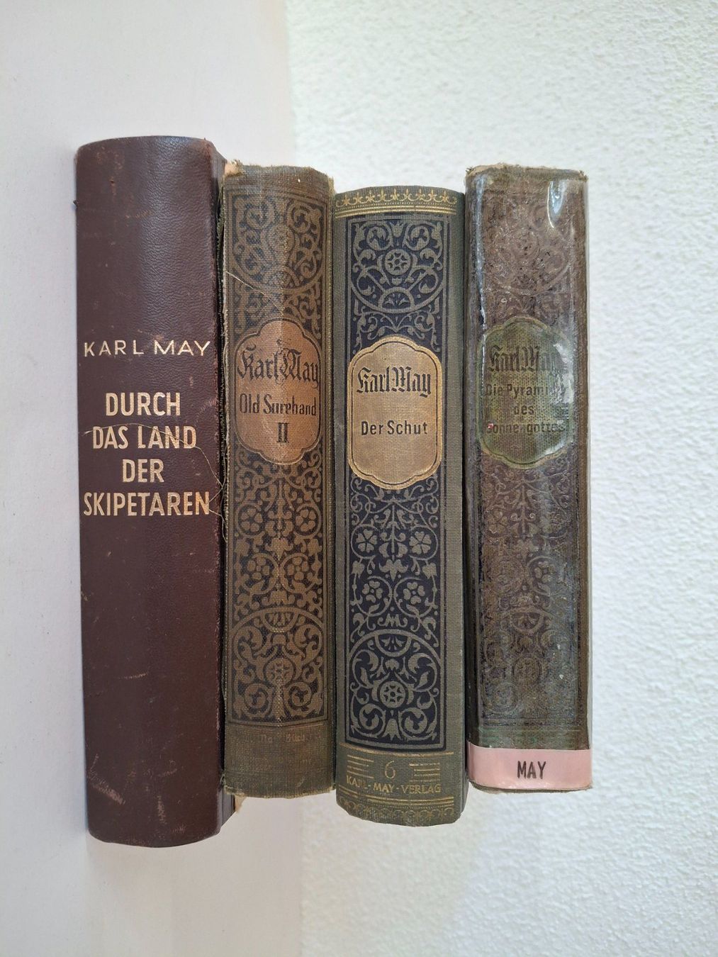Libri: Karl May Klassiker - 4 Bände – Usato da Reichenburg venduto da AK307 1