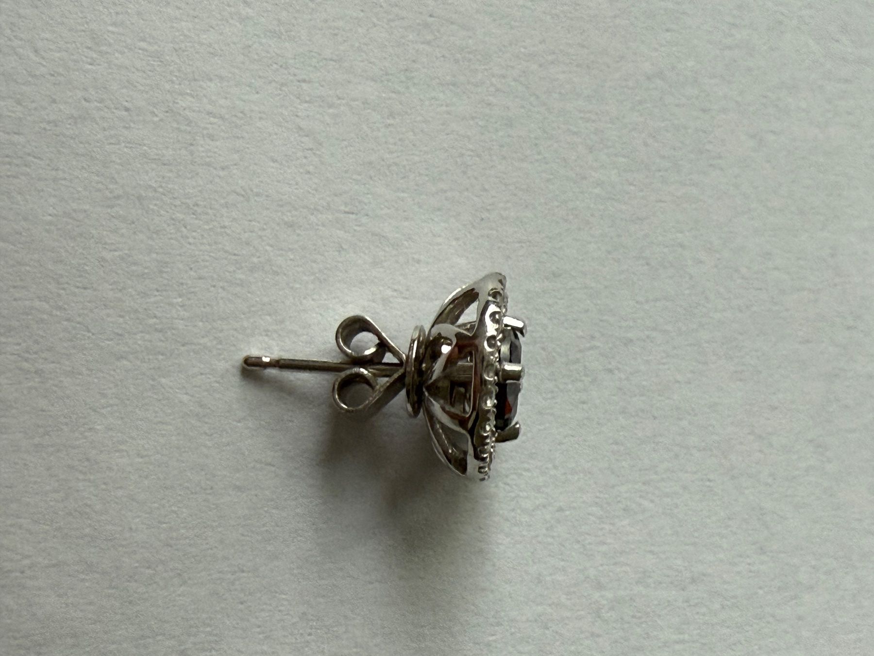 Ohrringe & -stecker: Ohrstecker, Diamant mit Halo – Gebraucht aus Zürich von roessleinhue 1