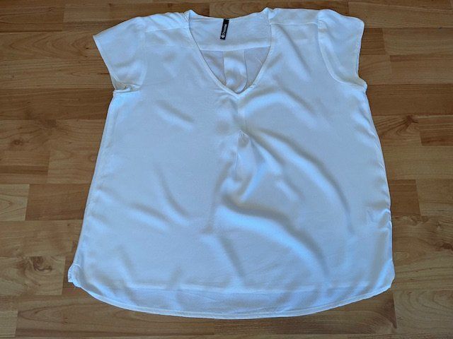 T-shirt: Shirt weiss, Grösse S – Usato da Niederweningen venduto da sho_mb8y