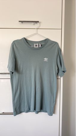 Adidas T-Shirt blau Logo klein gebrauchter Zustand, Gr. S