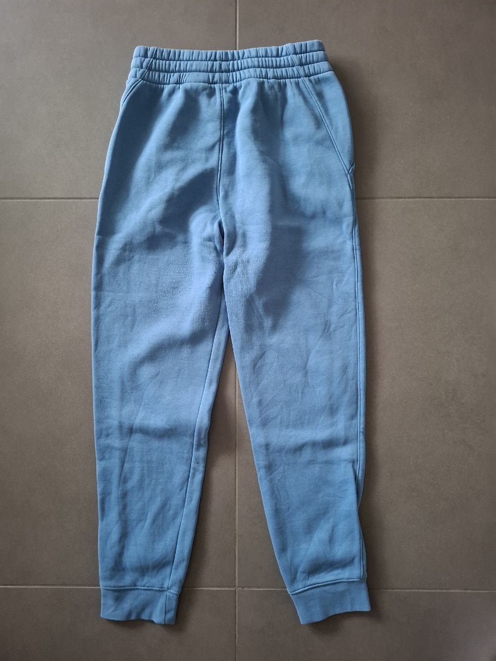 Nike Pantaloni: Nike Trainerhose Kinder – Usato da Hunzenschwil venduto da sputnik26 1