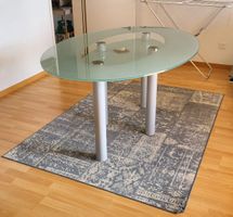 Glass-Esstisch